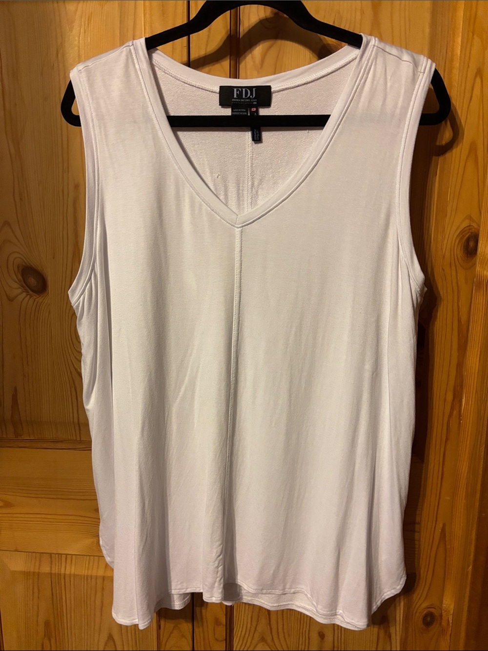 FDJ White V-Neck Sleeveless Tank Top